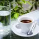 Agrs rīts: Glāze ūdens ilgmūžībai un vitalitātei pirms kafijas
