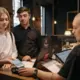 Aizkustinošs notikums benzīntankā: negaidīts kompliments, kas atklāj latviešu sabiedrības saskarsmes nianses