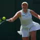 Aļona Ostapenko un Suveja Sji pārvar Vimbldonas dubultspēļu otro kārtu, apliecinot neapturamu sinerģiju