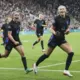 Anglijas "Lauvenes" dramatiskā trillerī iekļūst Eiropas čempionāta finālā