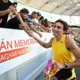 Armands Duplantis Budapeštā atkal labojis pasaules rekordu kārtslēkšanā