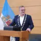 Asā Reakcija Sociālajos Tīklos: Jaunais Rīgas Mērs Viesturs Kleinbergs Uzsāk Darbu Starplaikā Starp Solījumiem un Svinībām