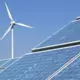 Atjaunīgā enerģija dominē tirgū: 91% jauno projektu lētāki par fosilo kurināmo