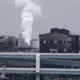 Āzijas Enerģētikas Neaizsargātība: Hormuza Šauruma Draudi un Atjaunojamo Enerģijas Avotu Glābšanas Misija