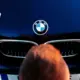 BMW – diagnoze vai vienkārši auto? Eksperti par Latvijas autovadītāju agresiju un portretu