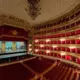 Bez šortiem un iešļūcenēm: slavenais opernams “La Scala” atjauno stingru apģērba kodeksu