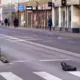 Biedējošs incidents Rīgas centrā: Viesnīcā Marijas ielā nolaupīti 780 eiro, policija meklē noziedznieku