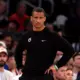 Bostonas "Celtics" pagarina līgumu ar čempiontitula ieguvēju Džo Mazulu