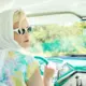 Brīdinājums Autovadītājām: Matu Sprādze Var Radīt Nopietnas Traumas Avārijā