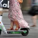 Brisele ierobežo e-skūteru un velosipēdu pakalpojumus: Lime spiesta pamest pilsētu ar tiesas prāvu fonā