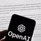 "ChatGPT" lietojums uzņēmumos pirmo reizi samazinās: pieaug konkurentu un datu drošības risku loma