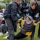 Cilvēktiesību Komisārs Brīdina Vāciju: Pārmērīgs Spēks un Ierobežojumi Gazas Protestos