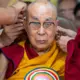 Dalailama 90 gadu jubilejā beidz spekulācijas: plāno reinkarnēties pēc nāves