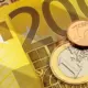 Darba Devēja Atbalsts Krīzē: SEB Izmaksā Vēsturiski Lielu Atlīdzību par Kritisku Saslimšanu