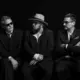 Deviņdesmito gadu kulta grupa "Fun Lovin' Criminals" oktobrī viesosies Rīgā ar jaunu albumu