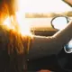 Dzērusi māte ar trim bērniem auto: šokējošais ceļa incidents un bargās likuma sekas