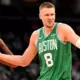 Džordžs Niangs ar asprātību par NBA maiņu: "Vienradzi tagad nomainīs minivens!"