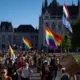 EP Sašutums par Ungārijas Praida Aizliegumu: Kreisie Prasa Sankcijas, Labējie Aizstāv Orbānu
