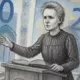 Eiro banknotes atkal saasina senu strīdu par Marijas Sklodovskas-Kirī vārdu