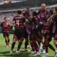 "Flamengo" Šokē "Chelsea" – "Bayern" Nodrošina Vietu "Play-off" Aizraujošajā FIFA Klubu Pasaules Kausā 2025