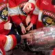 Floridas "Panthers" Atkārtoti Izcīna Stenlija Kausu, Vēsturiskas Svinības Aizēno Kausa Bojājums