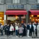 Franču Šarms un Mākslas Dvesma Rīgas Sirdī: Atklāts "brasserie VIVIEN" un Galerija "METRO" Brīvības Ielā 37