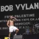 Glastonberijas festivālu satricina antisemītisku saukļu skandāls: Premjers un BBC spiesta atbildēt
