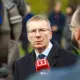 Hāgas Samita Aizvējā: Rinkēviča un Kārnija Stratēģiskā Tikšanās Stiprina Latvijas un Kanādas Aizsardzības Saites