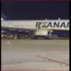 Haoss Palmas Lidostā: Viltus Ugunsgrēka Trauksme “Ryanair” Lidmašīnā Izraisa Panisku Evakuāciju un 18 Traumas