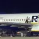Haoss maļorkas lidostā: “Ryanair” viltus ugunsgrēka trauksme izraisa paniku un 18 cilvēku traumas