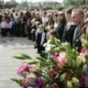 IZM Atkal Apsver Sešgadnieku Sūtīšanu Skolā Finanšu Spiediena Dēļ: Draud Sistēmiskas Pārmaiņas un Sāpīgas Izvēles