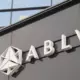 KNAB atlīdzina "ABLV Bank" 121 252 eiro par arestēto līdzekļu uzglabāšanu: jautājumi un paradoksi