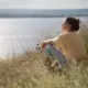 Kedas pie kleitas: Kad sabiedrības spiediens apslāpē Tavu patieso "es" un kā atgūt iekšējo brīvību?