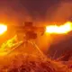 Krievija naktī veic masīvu dronu un raķešu uzbrukumu Ukrainai, sējot haosu ar “haotisku pārvietošanos”