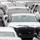 Krievijas auto tirgus: īslaicīgais uzrāviens slēpj dziļu krīzi un simtiem dīleru likteni