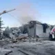 Krievijas aviobumbas trieciens Doneckas apgabala tirdzniecības centram: divi nogalināti, desmitiem ievainoti