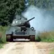 Latvija atvieglo militārās tehnikas reģistrāciju ceļu izmēģinājumiem, stiprinot valsts aizsardzību un rūpniecību