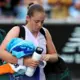 Latvijas Tenisa Līderes Piedzīvo Ranga Atkāpšanos: Ostapenko Uz 20., Cīņa Turpinās