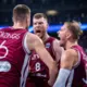 Latvijas basketbolisti neglītā, bet principiālā cīņā ar sirdi lauž Igaunijas pretestību “EuroBasket 2025”