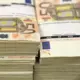 Latvijas finanšu noslēpumi: pirms 2020. gada ieplūdušas milzu skaidras naudas summas radījušas bažas par ēnu ekonomiku