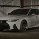 "Lexus" veic krasas izmaiņas modeļu klāstā: "IS", "RC" un "UX" noriet saulē