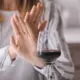 Maldinošā izvēle: kāpēc gāzētie dzērieni nav labāka alternatīva alkoholam?