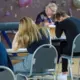 Matemātika vairs nav bubulis? Skolēnu eksāmenu rezultāti priecē ar būtisku izrāvienu
