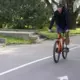 Mazāk nocirstu koku, vairāk cerību? Veloceliņa Imanta-Ķīpsala būvniecībā solīts zaļāks ceļš