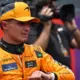 McLaren pārraksta vēsturi: noriss triumfē silverstonā, hilkenbergam karjeras pirmais pjedestāls dramatiskā lietus sacīkstē