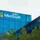 Microsoft dod "neefektīviem" darbiniekiem neērtu izvēli: uzlabot sniegumu vai aiziet ar kompensāciju un "melnā saraksta" draudiem