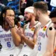 NBA čempioni un "76ers" turpina perfekto sezonas sākumu, Jāņa Adetokunbo spožs sniegums pret "Knicks"
