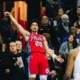 Nebeidzamā sērija: "76ers" aizsargs Džereds Makkeins atkal savainots