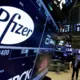 Neskatoties uz Trampa tarifu draudiem: Pfizer gāž prognozes un uzlabo izaugsmes perspektīvas