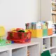 Nicinājums pret Valsts Valodu: Rīgas Bērnudārza Skolotāja Atlūgums un Plašās Sekas